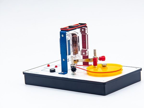 手摇交直流发电